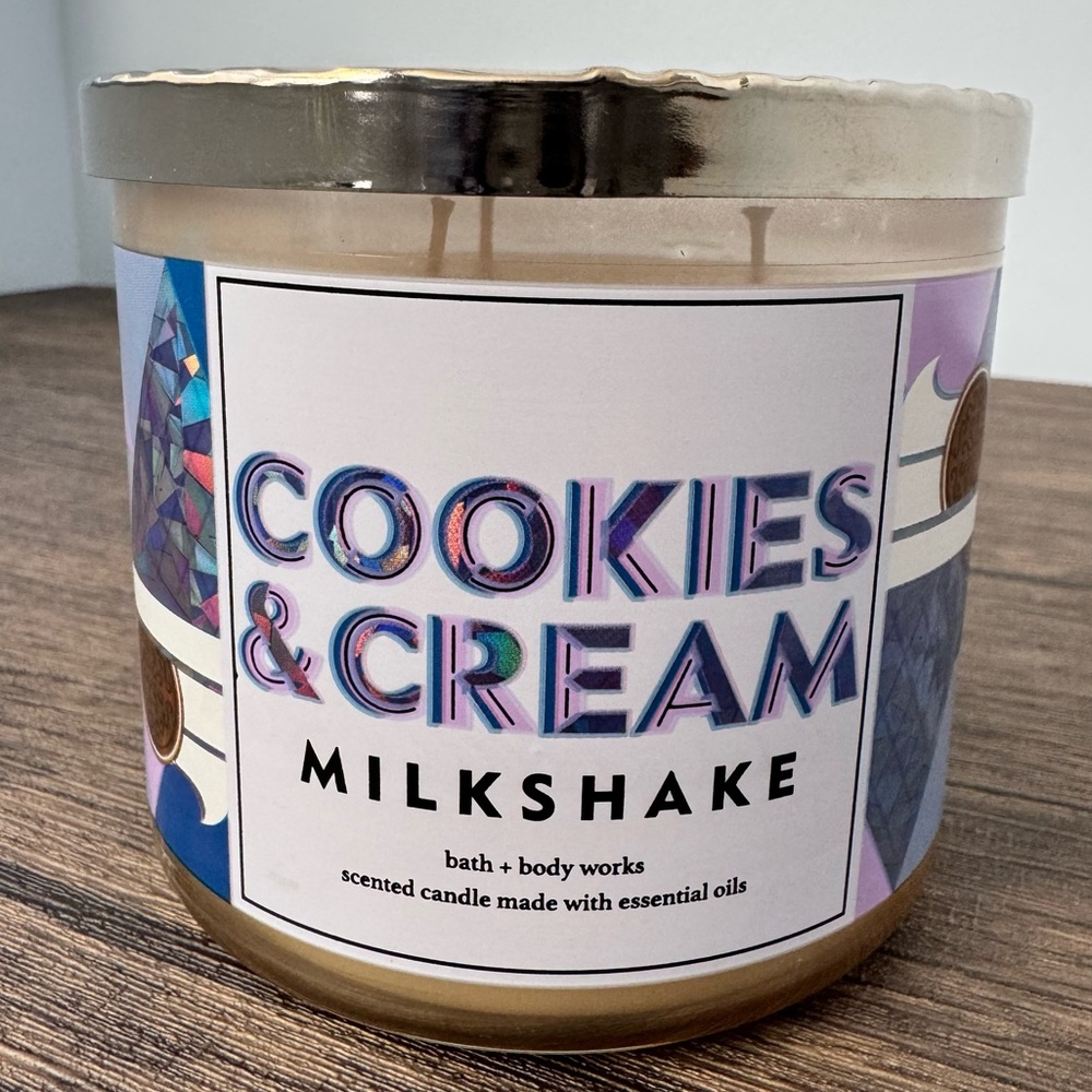 Bath & Body Works Cookies & Cream Milkshake 3 Wick Candle BBW